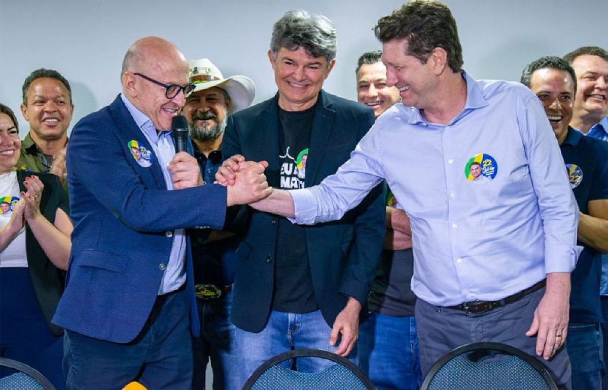 Mobilização da direita em MT reúne prefeitos em apoio a Flávio Bolsonaro